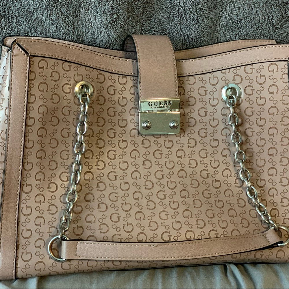 Guess tote